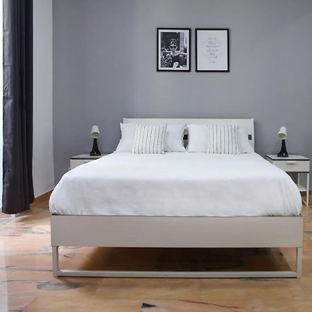 Modern Apartment At Piazza Del Gesu' By Wonderful Italy Nápoles Exterior foto