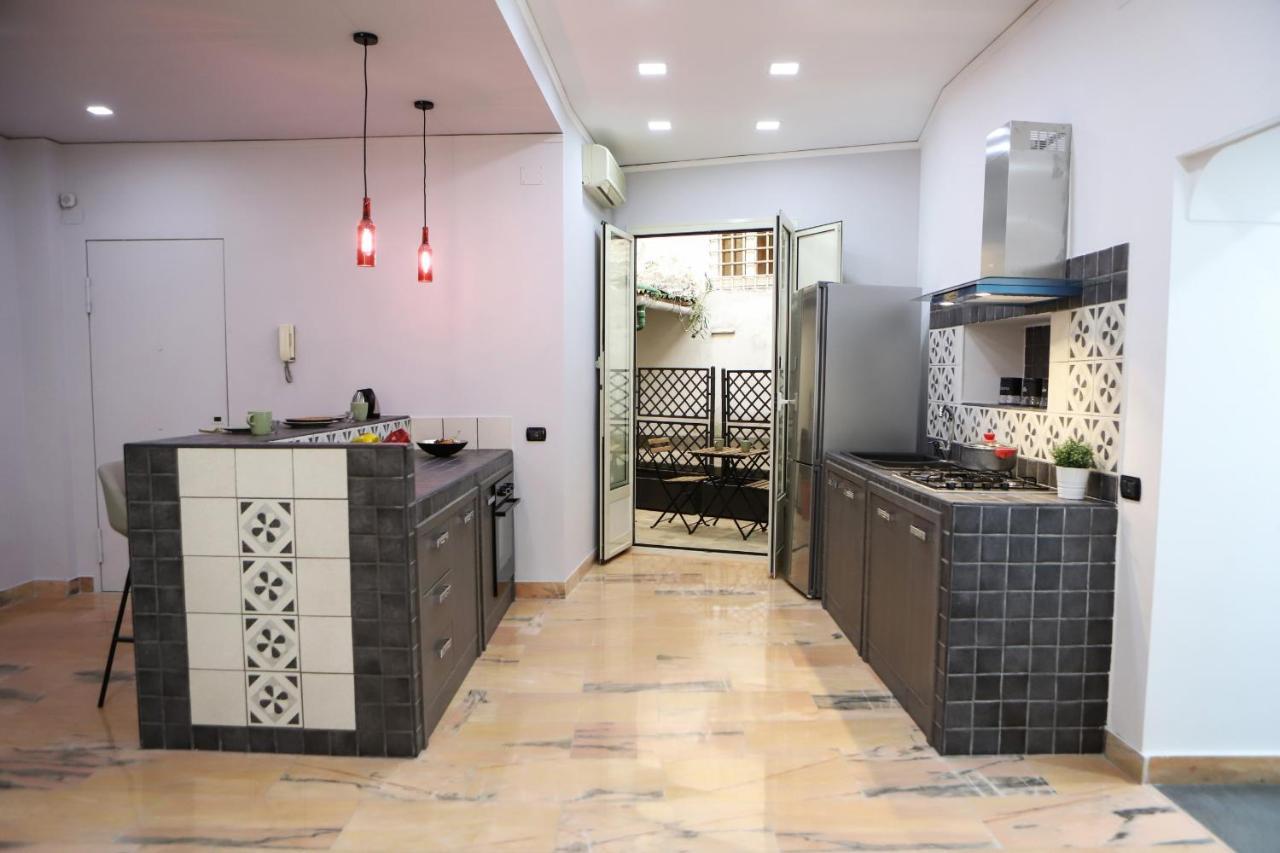 Modern Apartment At Piazza Del Gesu' By Wonderful Italy Nápoles Exterior foto