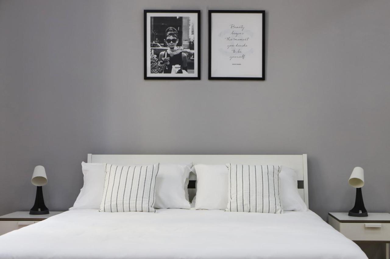 Modern Apartment At Piazza Del Gesu' By Wonderful Italy Nápoles Exterior foto