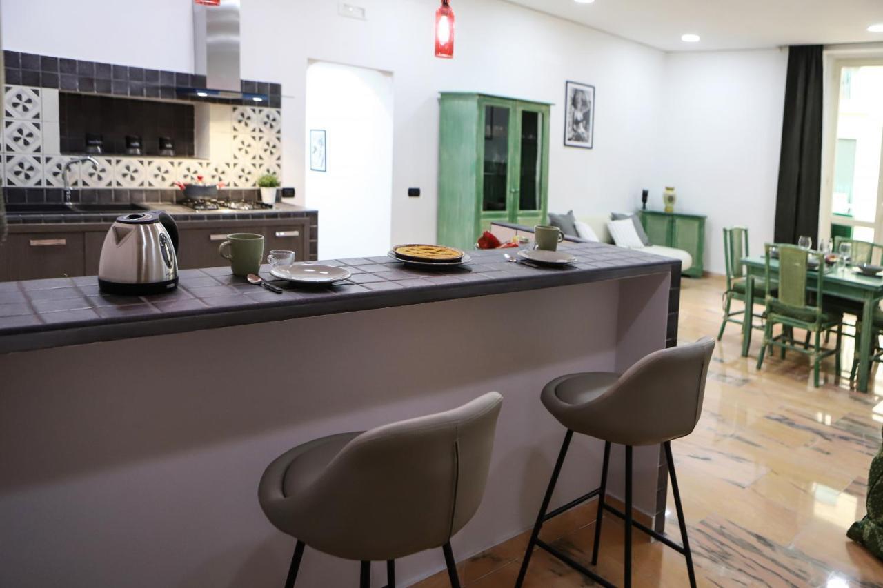 Modern Apartment At Piazza Del Gesu' By Wonderful Italy Nápoles Exterior foto