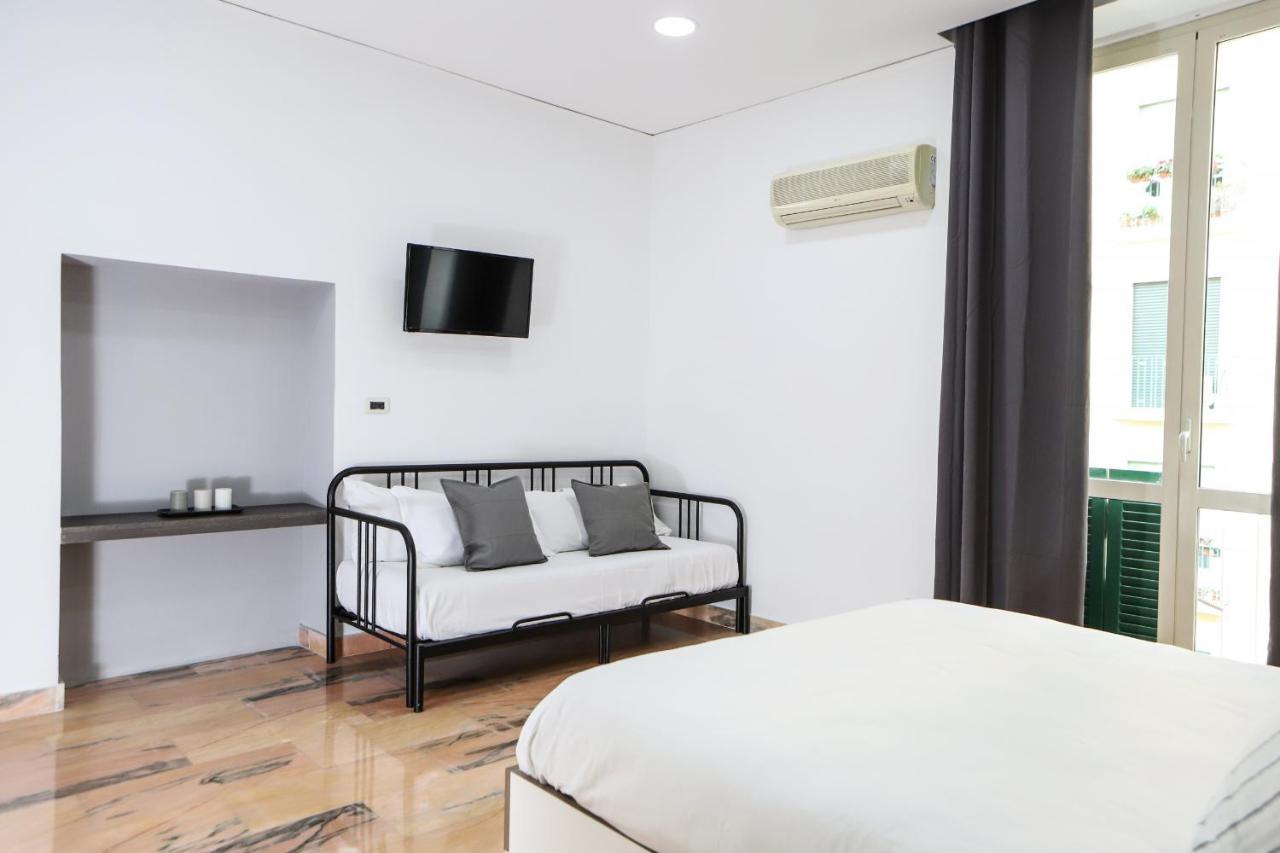 Modern Apartment At Piazza Del Gesu' By Wonderful Italy Nápoles Exterior foto