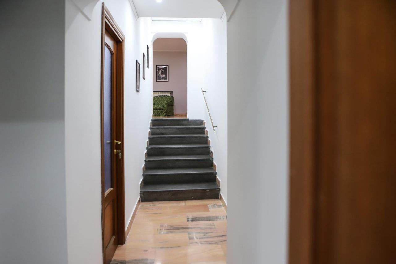 Modern Apartment At Piazza Del Gesu' By Wonderful Italy Nápoles Exterior foto