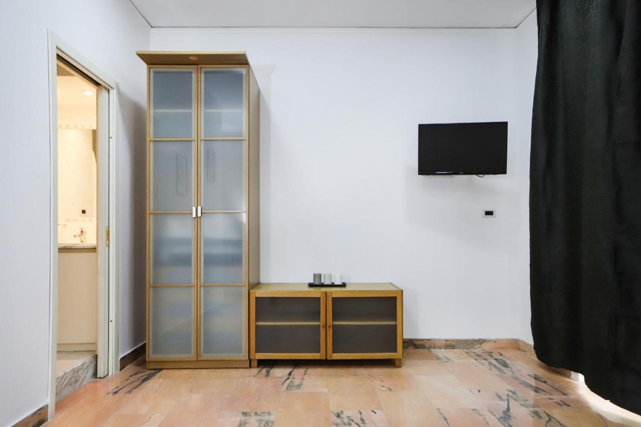 Modern Apartment At Piazza Del Gesu' By Wonderful Italy Nápoles Exterior foto