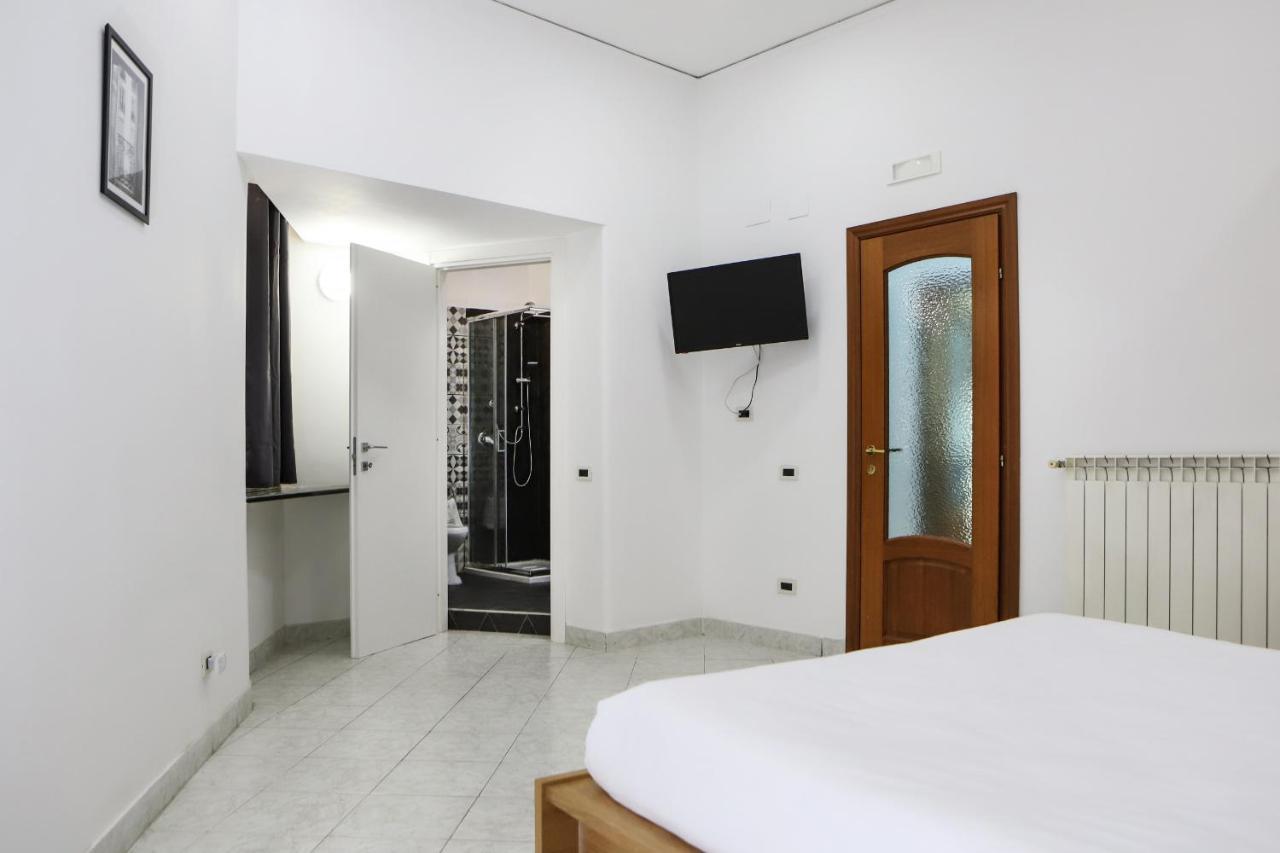 Modern Apartment At Piazza Del Gesu' By Wonderful Italy Nápoles Exterior foto