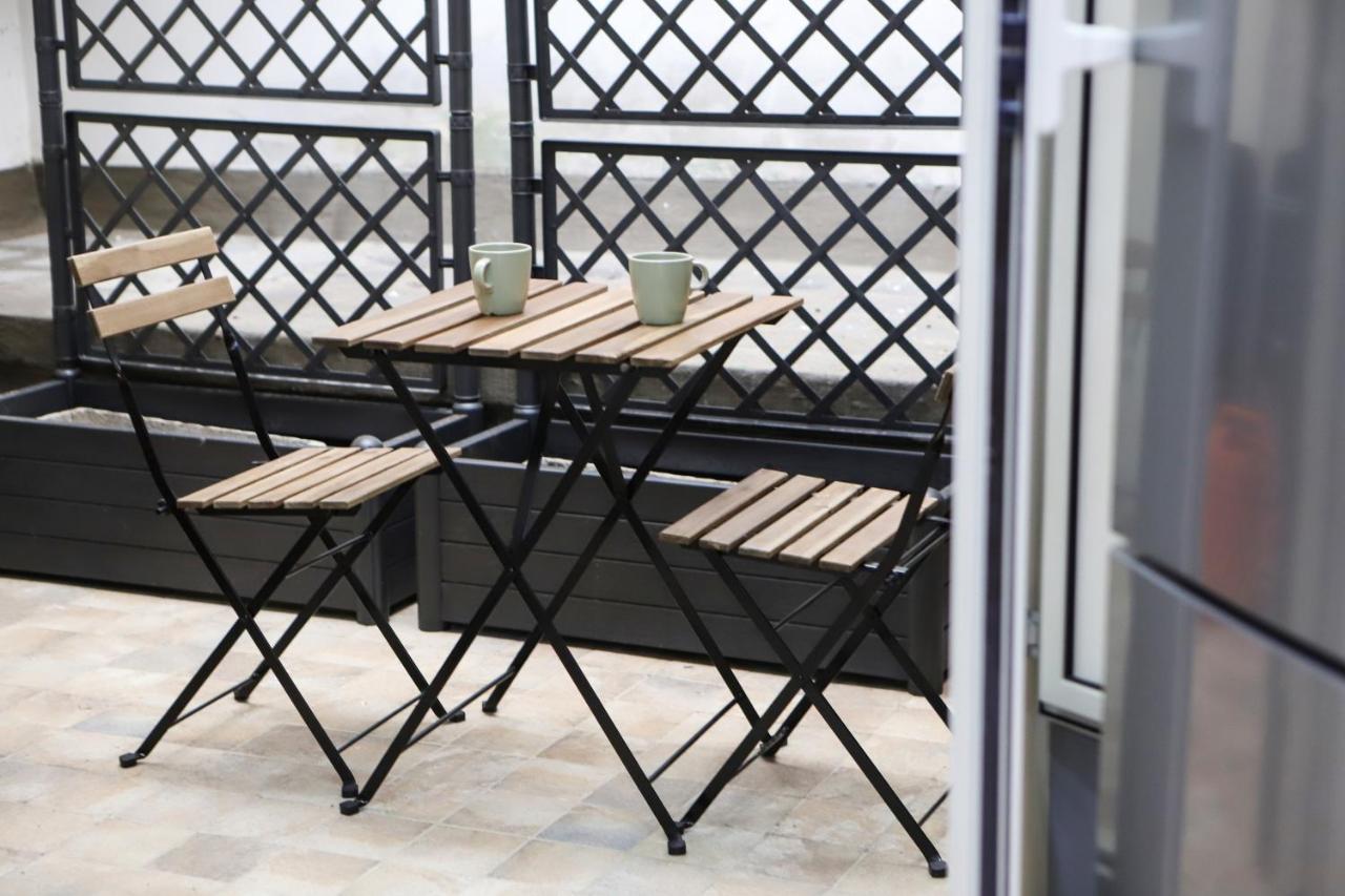 Modern Apartment At Piazza Del Gesu' By Wonderful Italy Nápoles Exterior foto